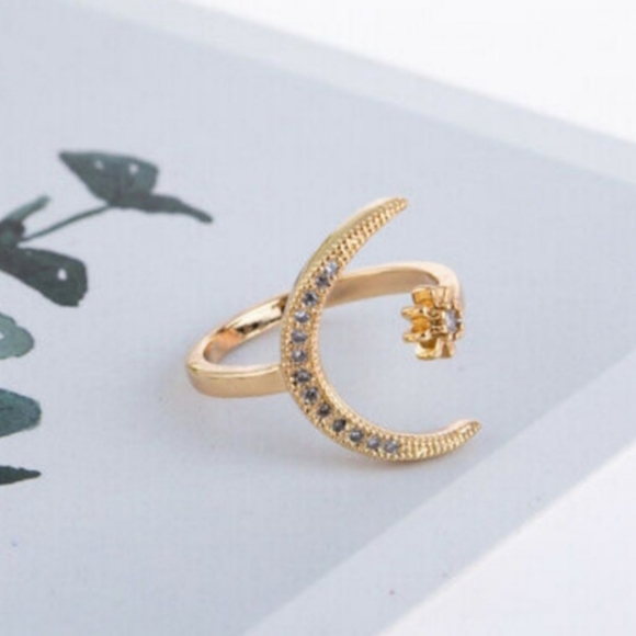 Yellow Gold Crecent Moon and Star Open Ring - Picture 5 of 12
